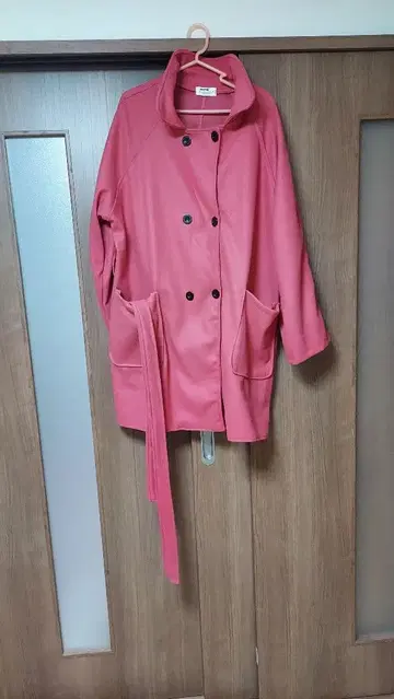 핑크 더블 브레스트 코트 벨트 포함