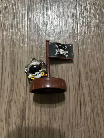 조로 플래그 포함 피규어