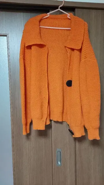 오렌지 니트 스웨터 긴팔