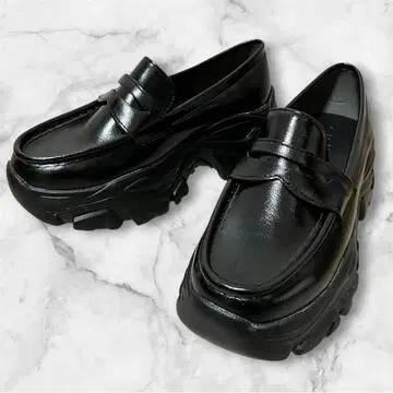 므뉴 통굽 스니커즈 밑창 코인 로퍼 블랙