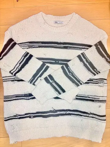 ZARA 스트라이프 니트 스웨터