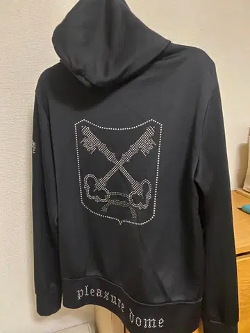 레저 돔 스와로브스키 후드티