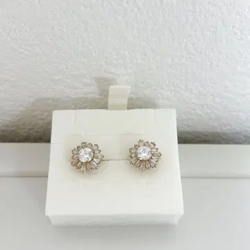 스와로브스키 Idyllia 스터드 귀걸이