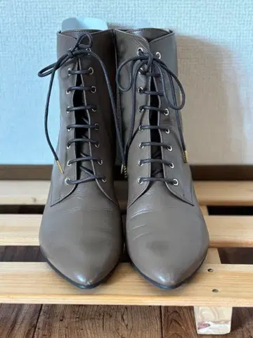 긴자 카네마츠 가죽 레이스업 부츠 모카