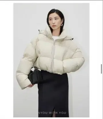 [컨디션 최상] 숏 기장 다운 자켓 아이보리