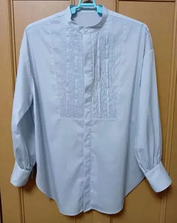 로페피크닉 라이트 블루 핀턱 긴팔 셔츠