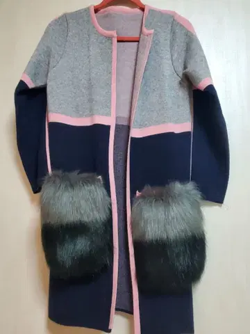 [ 컨디션 최상 ] 퍼 달린 롱 가디건 가운 롱 코트 바이컬러