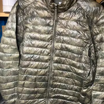 UNIQLO 카모플라쥬 다운 자켓 M 올리브 그린