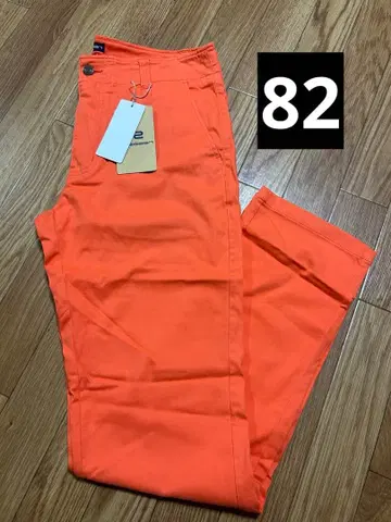 로사센 오렌지 컬러 포켓 부착 팬츠