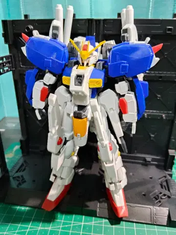 HG 1/144 Ex-S 건담 기본 조립 완성품