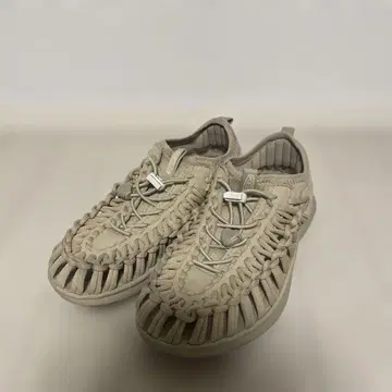 KEEN UNEEK 유니크 오쓰리 37.5