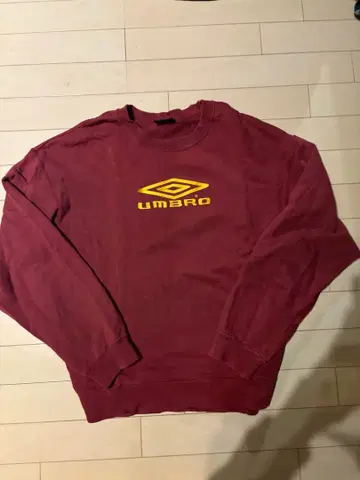 UMBRO 버건디 크루넥 맨투맨