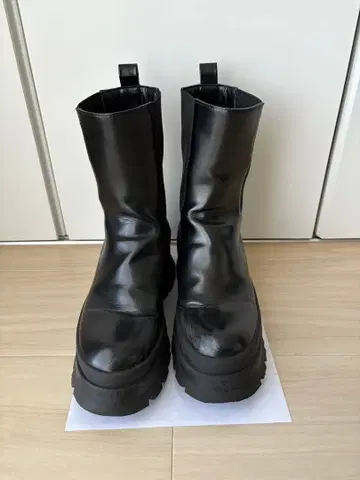 ZARA 블랙 사이드 고어 부츠 통굽