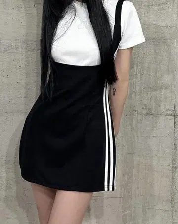 블랙 미니 스커트 kisstheclub