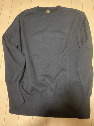 바토너 긴팔 얇은 소재 니트 블랙