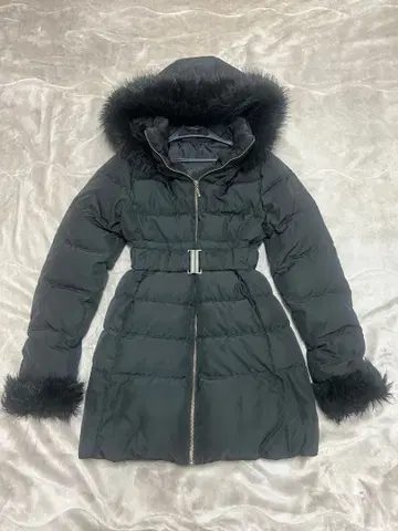 후드 부착 다운 코트