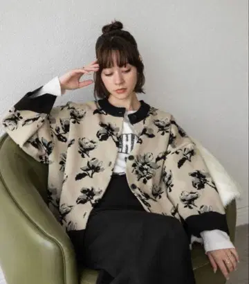 [ 새상품급 JEANASIS ] 꽃무늬 스폰디쉬 모듬 크루 가디건