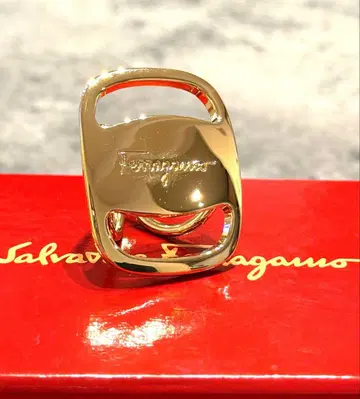 Ferragamo 스카프링