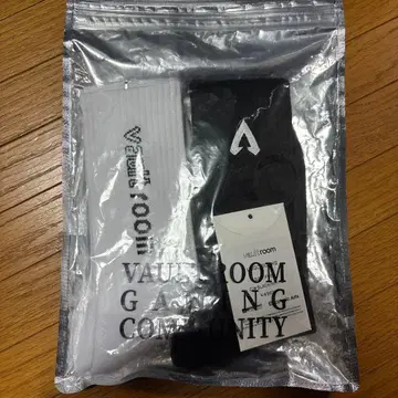 미개봉 새상품 vault room 로고 포함 삭스 2족 세트