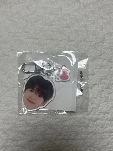 TREASURE 준규 얼굴 아크릴 키링 기쁨