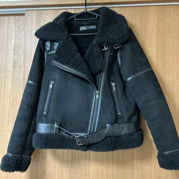 ZARA 블랙 무스탕 보아 코트 퍼 포함