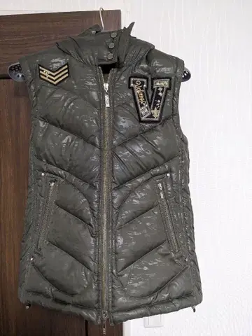 새상품급 VALENZA 다운 베스트 다크 그린 카모