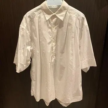 tomorrow land의 반팔 셔츠