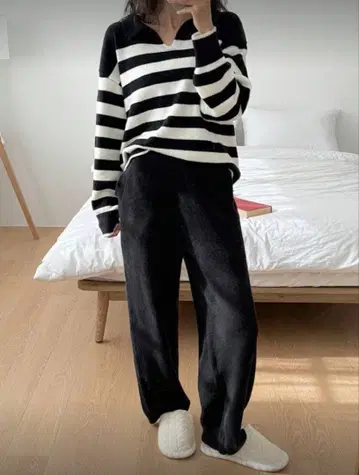 DAZY 니트 스트라이프 카라 부착 루즈 탑 & 무지 니트 팬츠 파자마