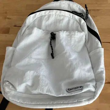 OUTDOOR PRODUCTS 화이트 백팩