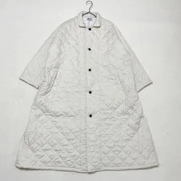 야르모 퀼팅 라보 코트 화이트 퀼팅