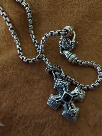 047 실버 크로스형 펜던트 목걸이