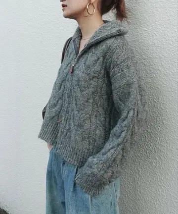 틴 부프 케이블 지퍼 니트