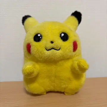 TOMY 피카츄 초기 봉제 인형 1