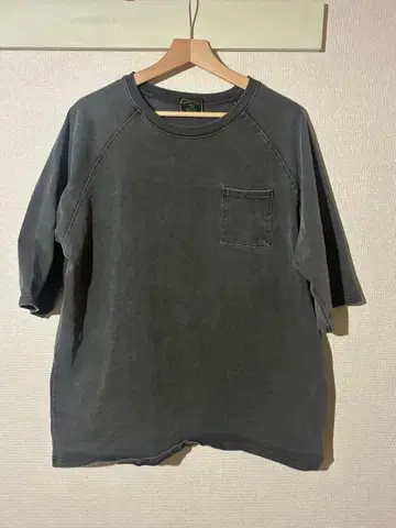 GUARANTEED 다크 그레이 T셔츠