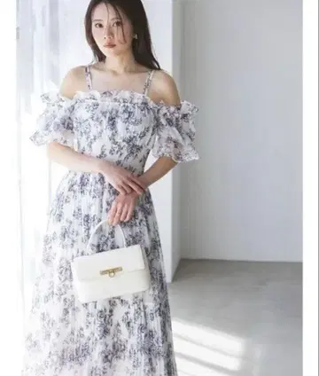 스나이델 Sustainable 오프숄더 개더 원피스