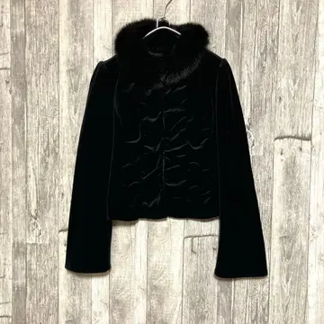 투 비 시크 블랙 퍼 옷깃 숏 자켓