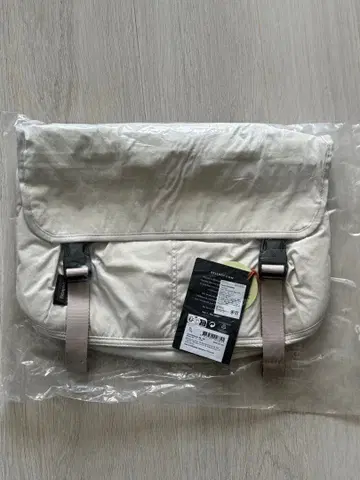 Bellroy Cinch Messenger 12L Oat