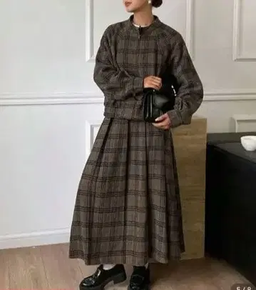 체크 무늬 셋업 브라운 계열