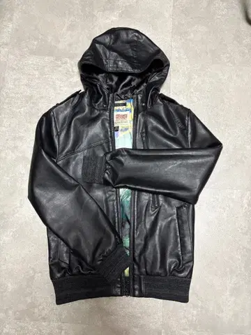 VOLCOM 페이크 레더 자켓