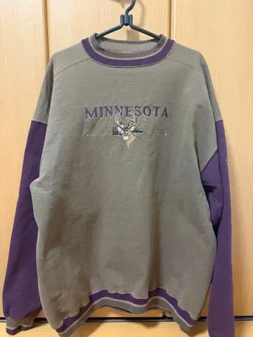 MINNESOTA 사슴 자수 트레이닝복