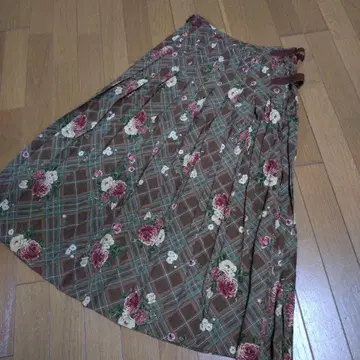 핑크하우스 장미 타탄 체크 플리츠 랩 스커트