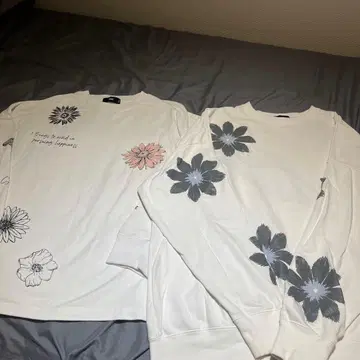 HARE 꽃무늬 프린트 화이트 맨투맨