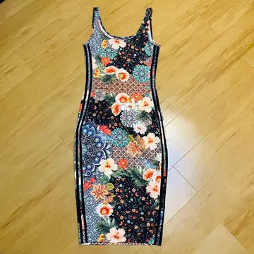 adidas Farm 원피스 슬리브리스 롱 쓰리라인 꽃무늬 L