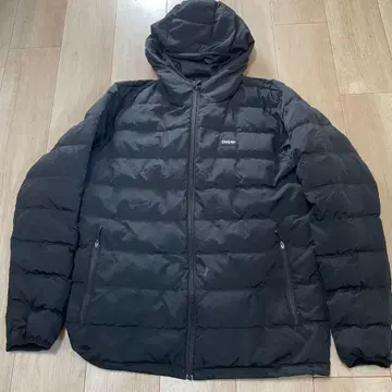 OnlyNY 블랙 다운 자켓 후드 부착