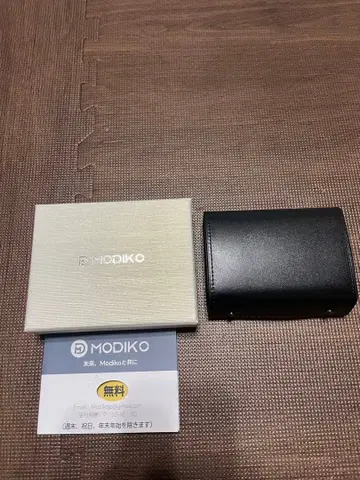 MODIKO 블랙 가죽 접이식 지갑