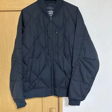 UNIQLO 리사이클 하이브리드 다운 재킷