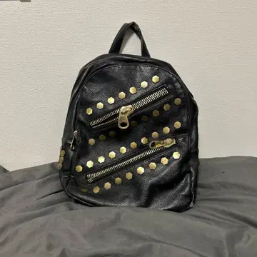 스터드 장식 블랙 백팩