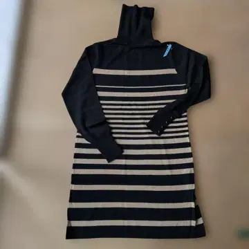 갤러리 비스콘티 스트라이프 터틀넥 니트 원피스 M