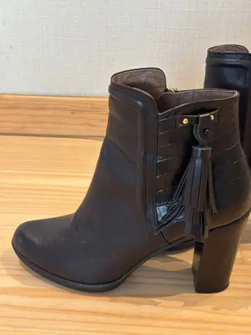 from the door 102 부티 숏부츠 블랙 23.5