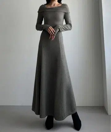 Louere 아지메 오프숄더풍 니트 플레어 원피스 그레이 MT